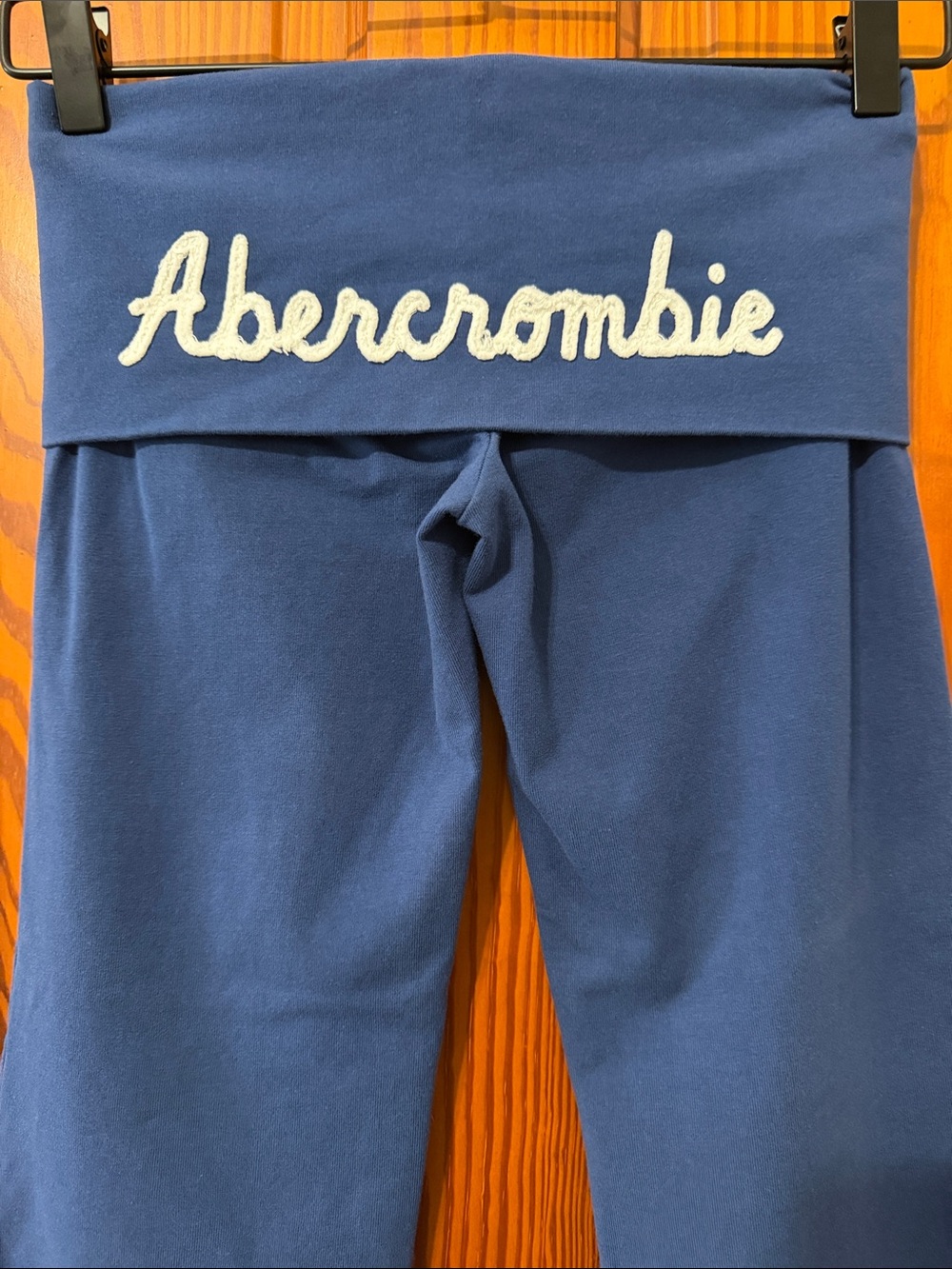 Abercrombie and Fitch Y2K Blue & White Fold Over Waistband Cropped Leggings - Picture 6 of 16